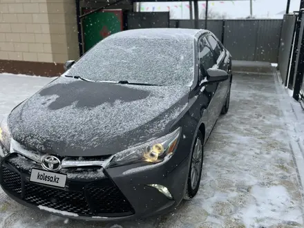 Toyota Camry 2016 года за 6 500 000 тг. в Атырау – фото 16