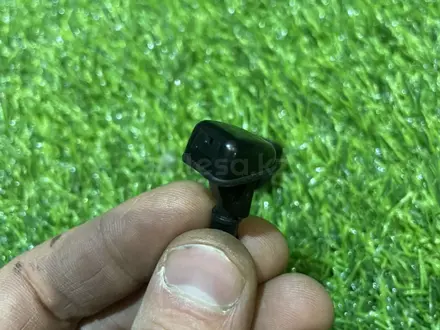 Форсунки омывателя на капот Mazda Tribute за 5 000 тг. в Караганда – фото 3