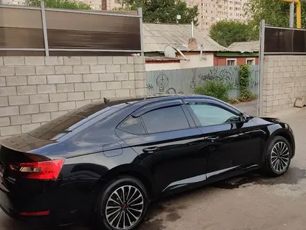 Skoda Superb 2019 года за 14 999 000 тг. в Алматы – фото 24