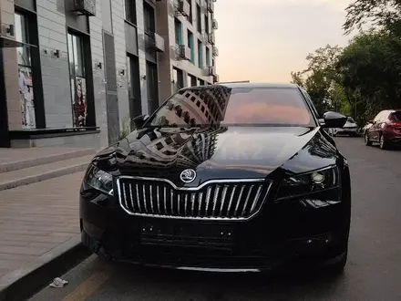 Skoda Superb 2019 года за 14 999 000 тг. в Алматы – фото 46