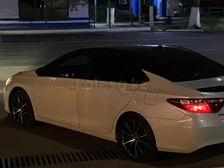 Toyota Camry 2015 года за 11 700 000 тг. в Уральск – фото 3