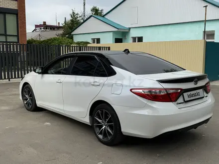 Toyota Camry 2015 года за 11 700 000 тг. в Уральск – фото 12