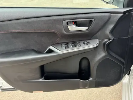 Toyota Camry 2015 года за 11 700 000 тг. в Уральск – фото 15