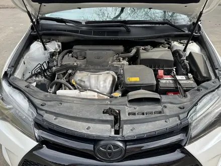 Toyota Camry 2015 года за 11 700 000 тг. в Уральск – фото 16