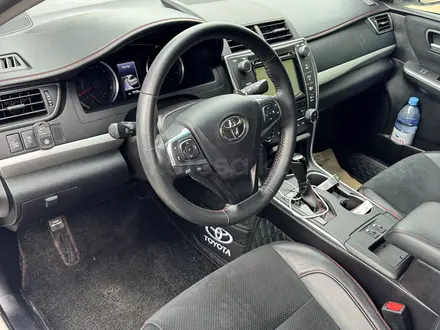 Toyota Camry 2015 года за 11 700 000 тг. в Уральск – фото 7