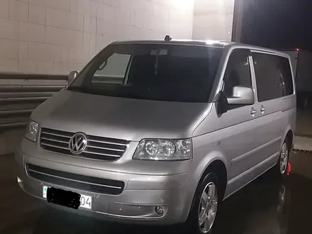 Volkswagen Multivan 2005 года за 10 000 000 тг. в Актобе – фото 4