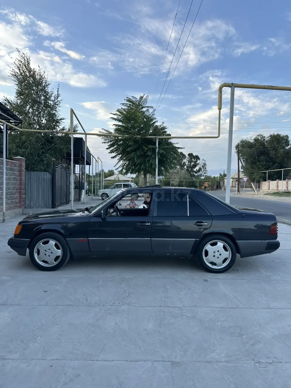 Mercedes-Benz E-Class, 1993