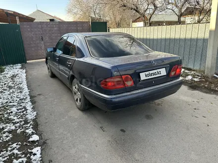 Mercedes-Benz E 200 1996 года за 1 500 000 тг. в Алматы – фото 4