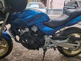 Honda  CB 250F (Hornet) 2003 годаүшін1 800 000 тг. в Усть-Каменогорск – фото 2