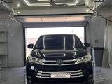 Toyota Highlander 2017 года за 13 900 000 тг. в Атырау – фото 2