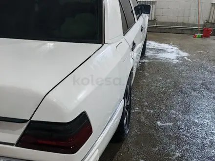 Mercedes-Benz E 200 1989 года за 1 100 000 тг. в Талдыкорган – фото 5