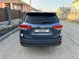 Toyota Highlander 2017 года за 17 850 000 тг. в Алматы – фото 4