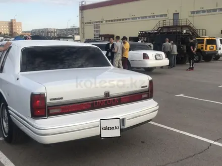 Lincoln Town Car 1993 года за 10 000 000 тг. в Астана – фото 21