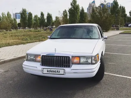 Lincoln Town Car 1993 года за 10 000 000 тг. в Астана – фото 2