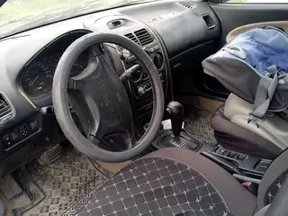 Mitsubishi Carisma, 1995
