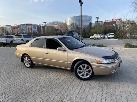 Toyota Camry 1998 года за 3 300 000 тг. в Жанаозен