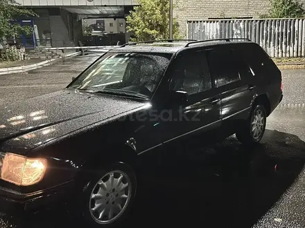 Mercedes-Benz E 200 1993 года за 2 750 000 тг. в Астана – фото 10