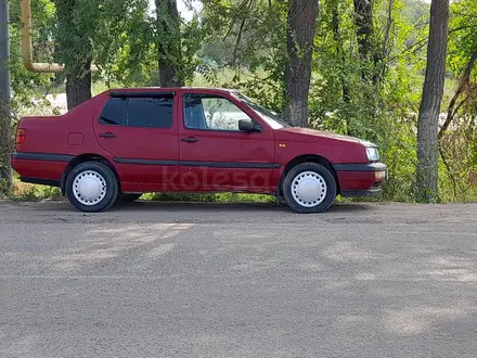 Volkswagen Vento 1993 года за 850 000 тг. в Алматы – фото 3