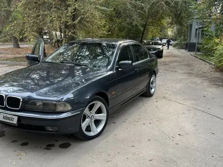 BMW 528 1998 года за 6 000 000 тг. в Алматы – фото 8