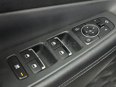 Hyundai Santa Fe 2020 года за 13 100 000 тг. в Алматы – фото 27