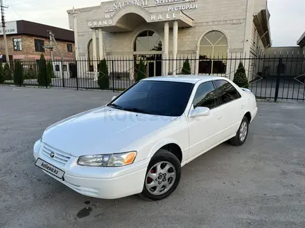 Toyota Camry 1998 года за 3 250 000 тг. в Алматы – фото 17