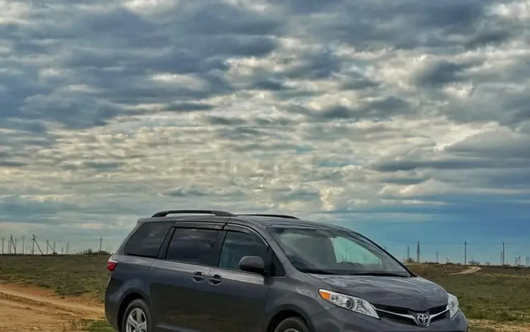 Toyota Sienna 2017 года за 9 000 000 тг. в Актау