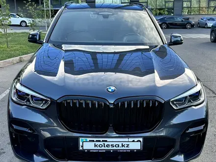 BMW X5 2021 года за 44 000 000 тг. в Алматы – фото 3