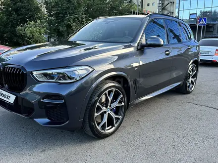 BMW X5 2021 года за 44 000 000 тг. в Алматы