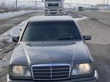 Mercedes-Benz E 280 1993 года за 2 100 000 тг. в Алматы