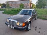 Mercedes-Benz E 220 1993 года за 2 500 000 тг. в Усть-Каменогорск – фото 3