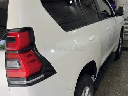 Toyota Land Cruiser Prado 2023 года за 28 500 000 тг. в Алматы – фото 25