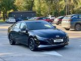 Hyundai Elantra 2021 года за 9 800 000 тг. в Алматы – фото 3