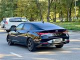 Hyundai Elantra 2021 годаfor9 800 000 тг. в Алматы – фото 5