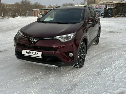 Toyota RAV4 2018 года за 13 150 000 тг. в Караганда