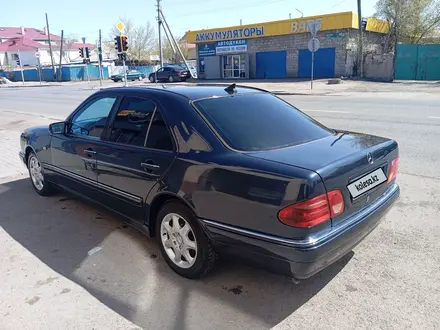 Mercedes-Benz E 320 1996 года за 2 500 000 тг. в Астана – фото 4