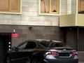 Toyota Camry 2022 года за 14 000 000 тг. в Актобе – фото 2