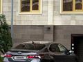 Toyota Camry 2022 года за 14 000 000 тг. в Актобе – фото 3