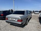 Mercedes-Benz E 200 1990 года за 1 800 000 тг. в Туркестан – фото 3