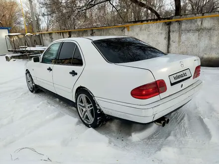 Mercedes-Benz E 230 1995 года за 1 750 000 тг. в Талдыкорган – фото 14