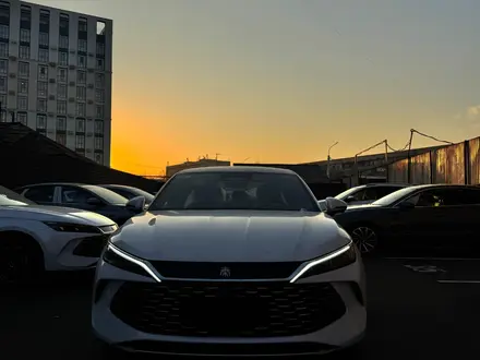 BYD Qin L DM-i Leading 2025 года за 9 550 000 тг. в Алматы – фото 3