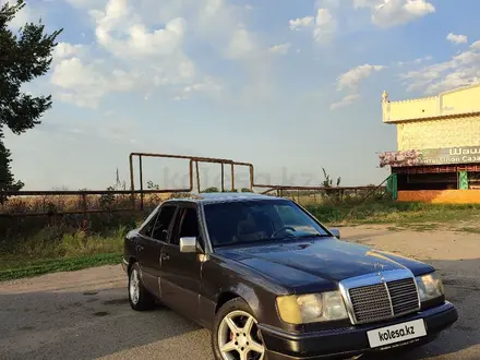 Mercedes-Benz E 230 1993 года за 1 400 000 тг. в Алматы – фото 2