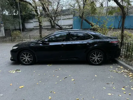 Toyota Camry 2021 года за 18 500 000 тг. в Алматы – фото 6