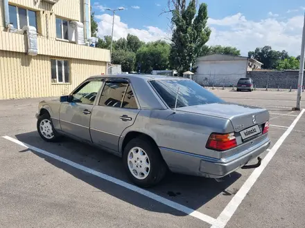 Mercedes-Benz E 230 1991 года за 800 000 тг. в Алматы – фото 3