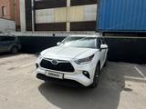 Toyota Highlander 2022 года за 26 000 000 тг. в Алматы