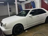 Mercedes-Benz E 320 2001 годаfor4 600 000 тг. в Алматы – фото 2