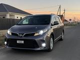 Toyota Sienna 2017 года за 10 000 000 тг. в Атырау – фото 4