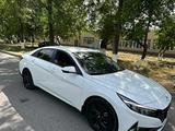 Hyundai Elantra 2022 года за 10 700 000 тг. в Шымкент – фото 4