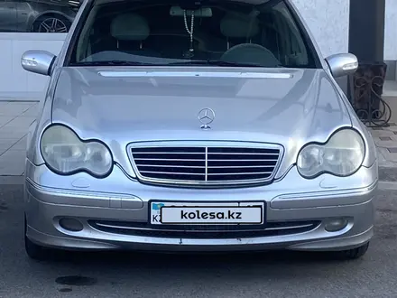 Mercedes-Benz C 240 2002 года за 2 600 000 тг. в Шымкент – фото 11