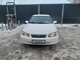 Toyota Camry 2000 годаүшін2 700 000 тг. в Алматы