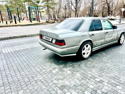 Mercedes-Benz E 230 1991 года за 1 300 000 тг. в Семей – фото 4